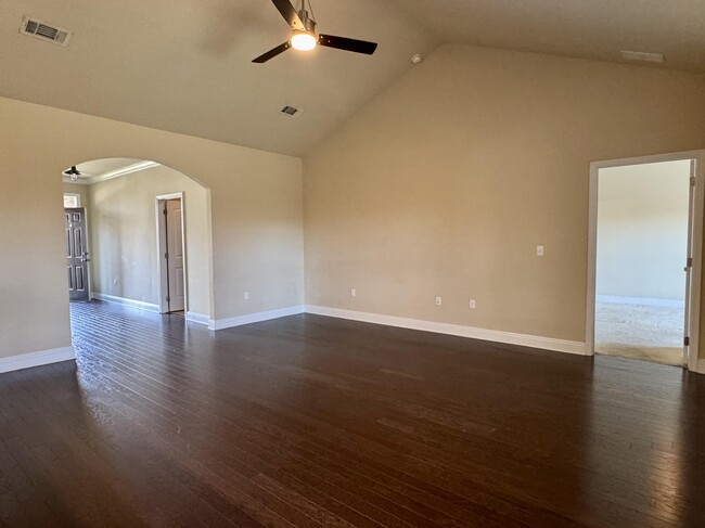 Building Photo - 709 Cocobolo Dr