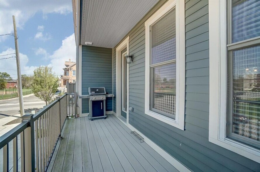 Building Photo - 440 Northern Ave