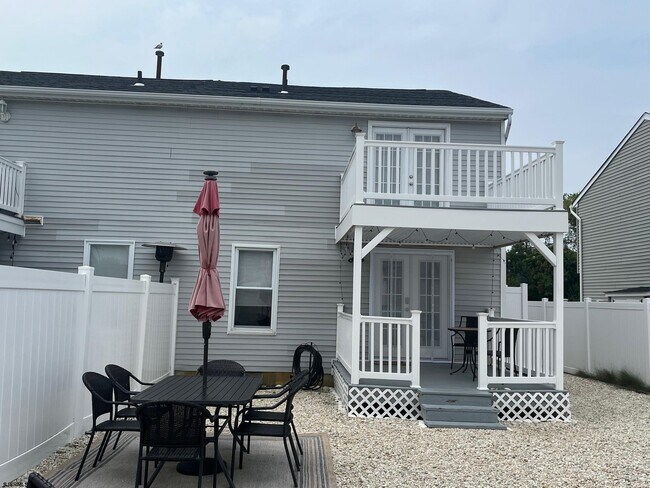 Building Photo - 5108 Ontario Dr