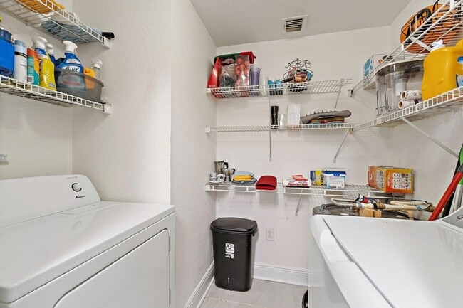 Building Photo - 2809 Amalei Dr