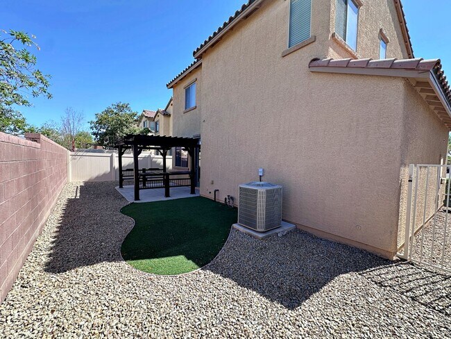 Building Photo - Spacious 3-Bedroom Home in Gated Community with Pool & Private Backyard