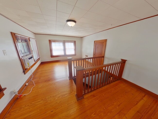 Building Photo - 334 S Estelle St