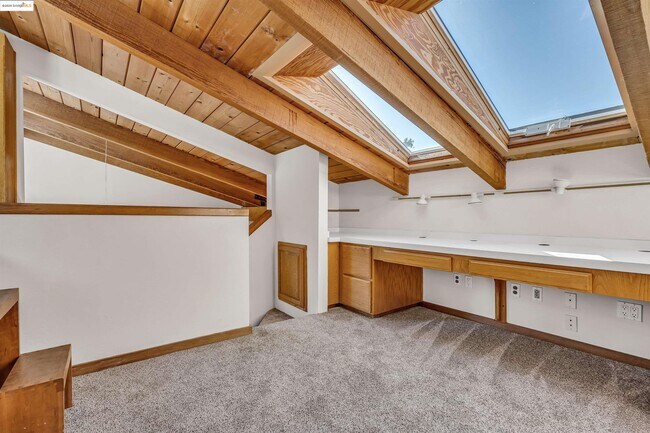 Building Photo - 57 Sereno Cir