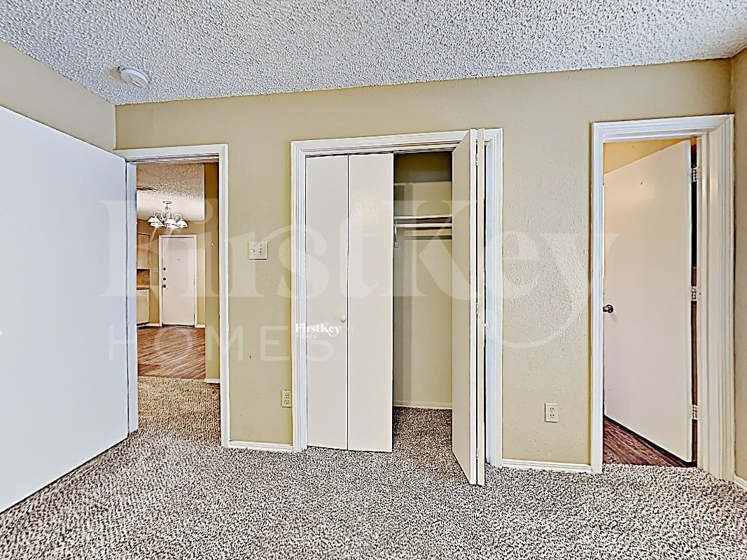 Building Photo - 4428 Sahara Pl