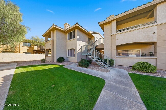 Building Photo - 16013 S Desert Foothills Pkwy