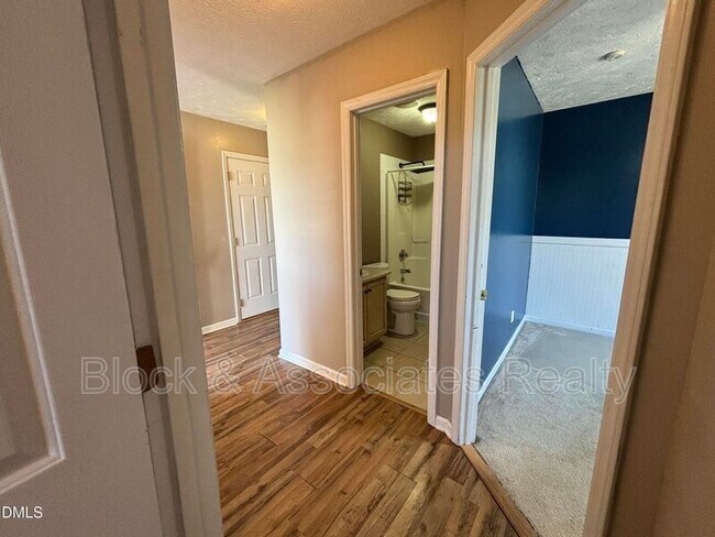 Building Photo - 337 Americana Dr