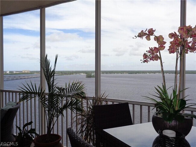 Building Photo - 2743 First St