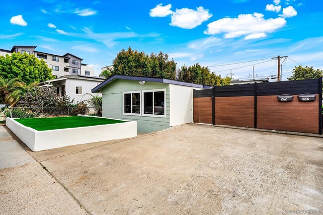 Building Photo - 5515 Lauretta St