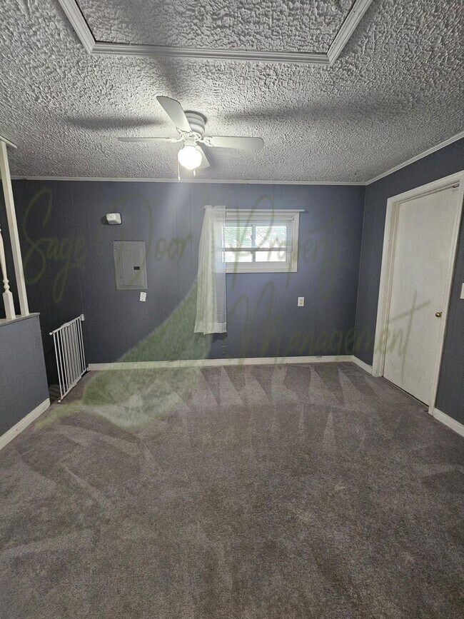 Building Photo - RANCH STYLE HOME!!!