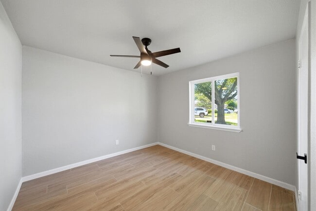 Building Photo - 7530 Millbrae Ln