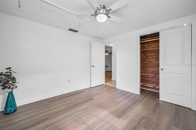 Building Photo - 4200 Hampton Dr