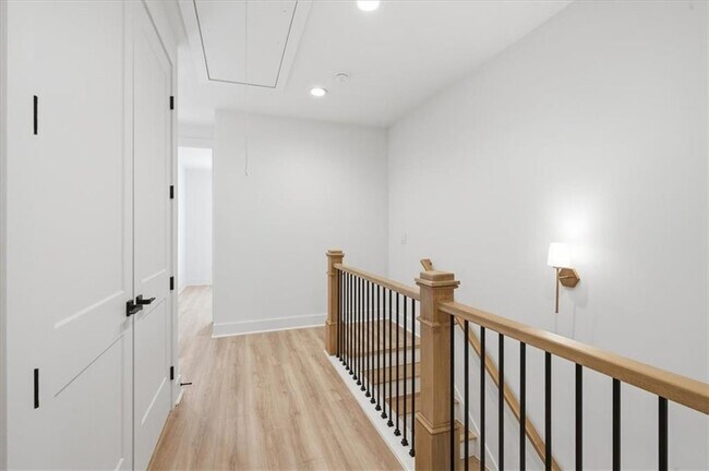 Building Photo - 333 Sugarview Rd