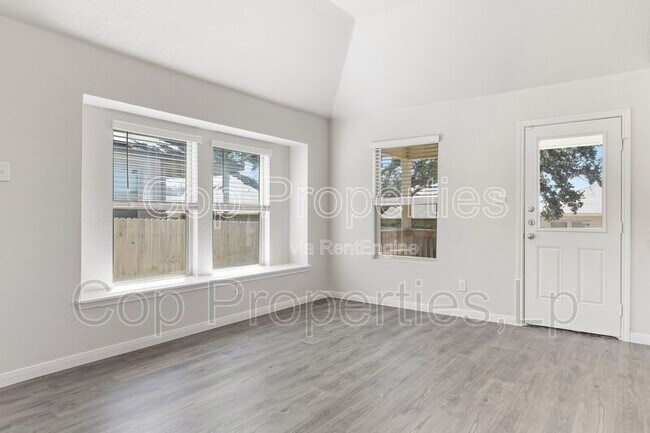 Building Photo - 1133 Eagle Xing