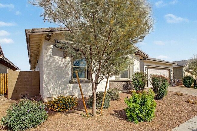 Building Photo - 13103 N 174th Dr