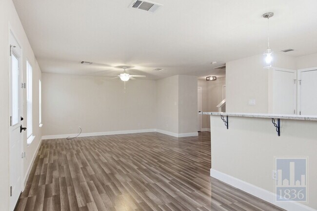 Building Photo - 13016 Wedding Dr