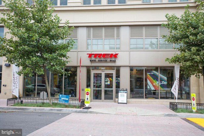 Building Photo - 2828 Buena Vista Terrace SE