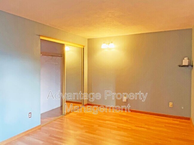 Building Photo - 149 NE Powderhorn Dr