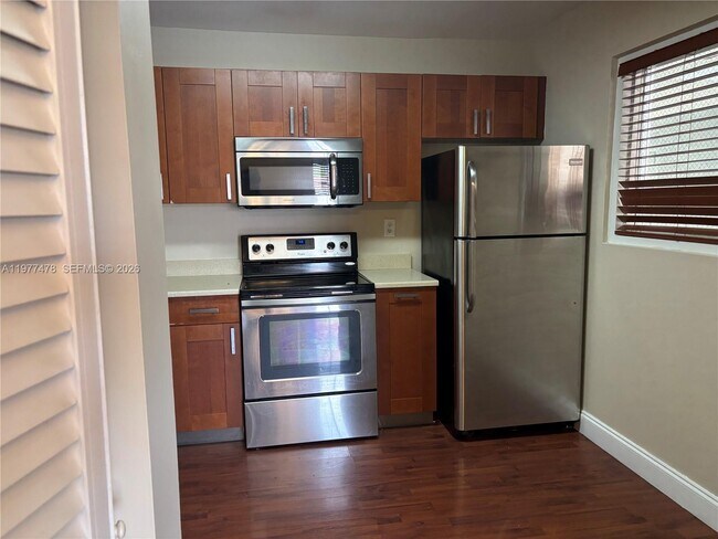 Building Photo - 10421 Mahogany Key Cir