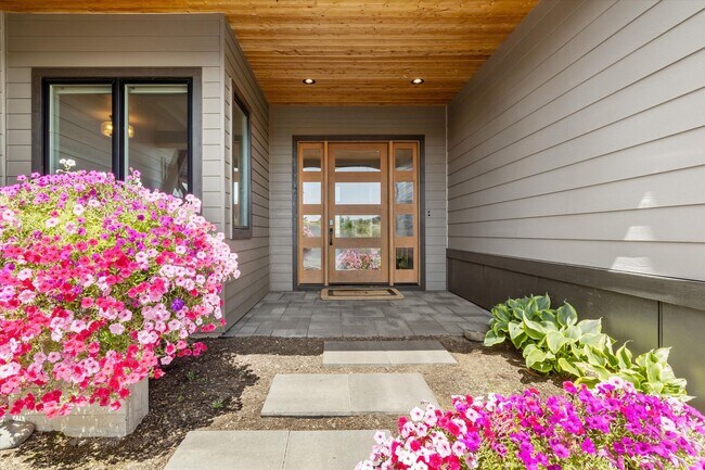 Building Photo - Tetherow Luxury 4 Bedroom Home