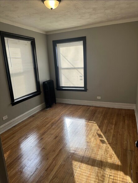 Building Photo - 7948 S Drexel Ave