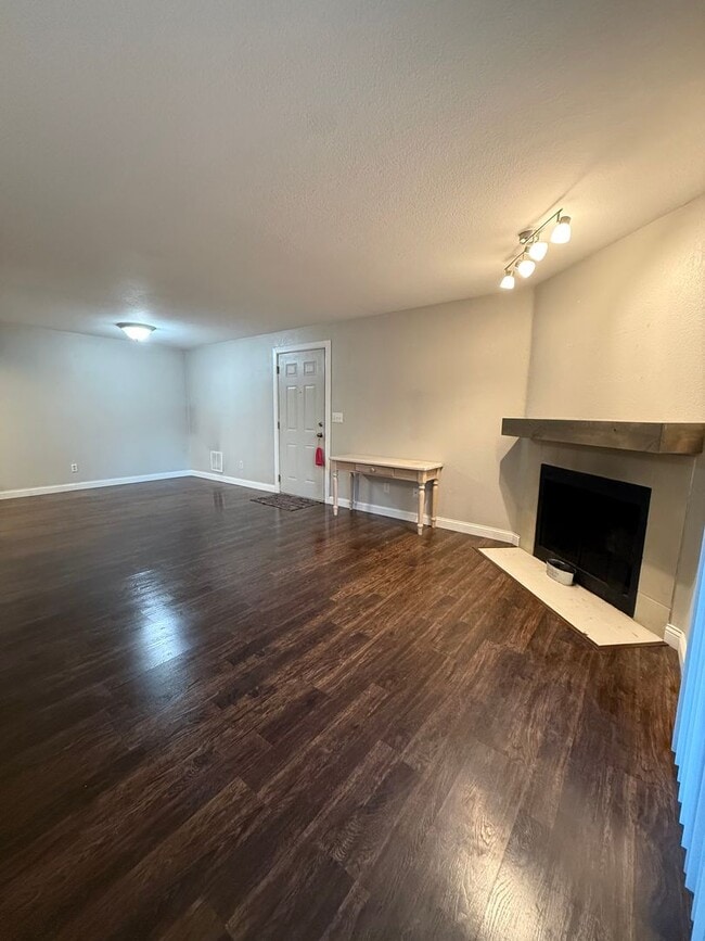 Building Photo - Ground-Level 2-Bedroom Condo at Martha’s Landing – Prime Mill Creek Location