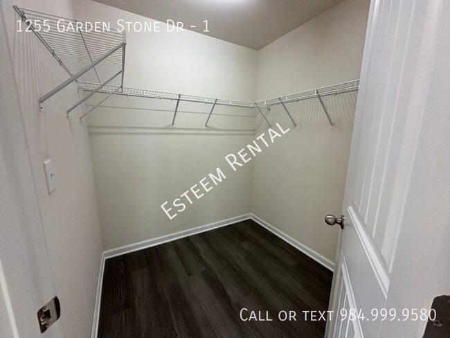 Building Photo - 1255 Garden Stone Dr