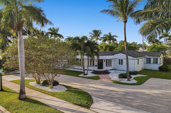 Building Photo - 725 Harrison St