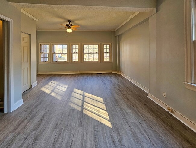 Building Photo - 541 W Sumter St