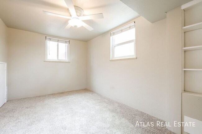 Building Photo - 2716 Grove St