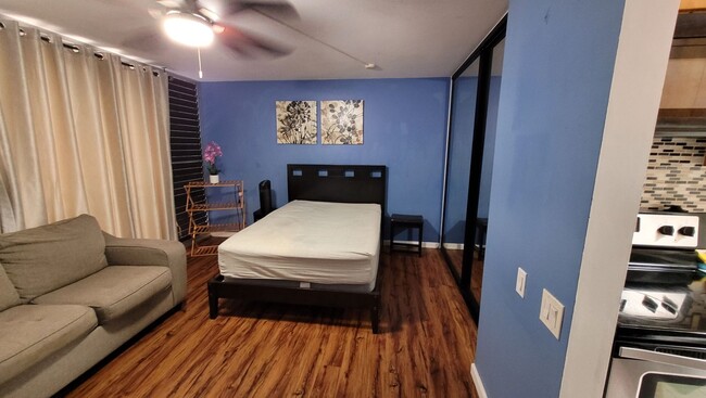 Building Photo - Partly furnished Studio, 1ba $1800