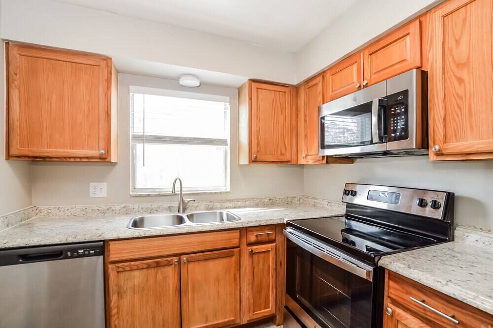 Building Photo - 670 Hibiscus Rd