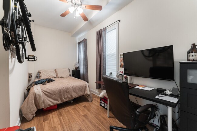 Building Photo - 3047 N Kimball Ave