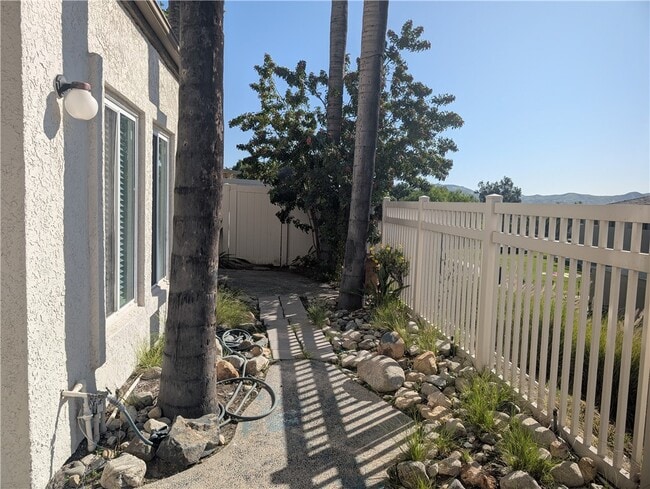 Building Photo - 2110 Almeria St