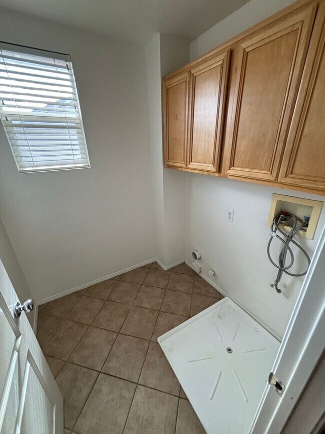 Building Photo - 14633 Crossing Trail