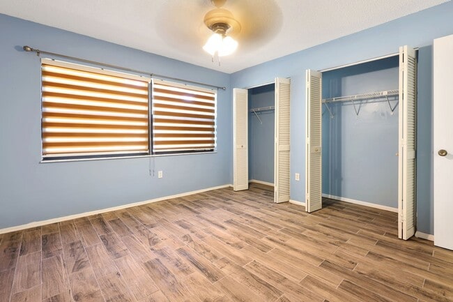 Building Photo - 55+ ONLY Updated 1 Bed 1 Bath In Meadow Croft In Bradenton!!