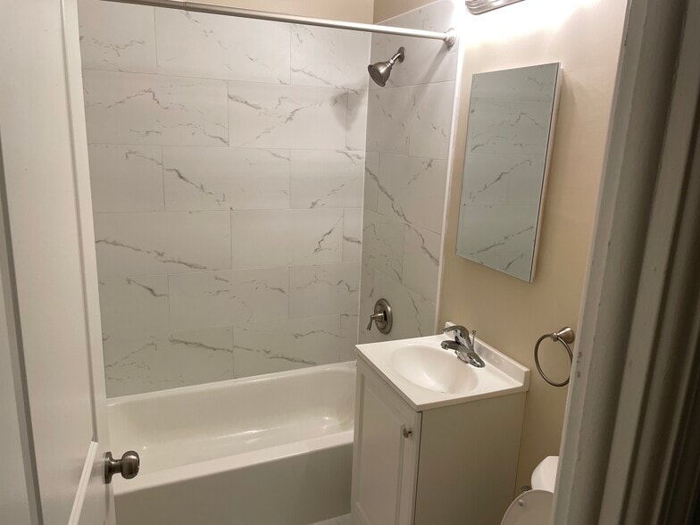 Building Photo - 1307 College Ave