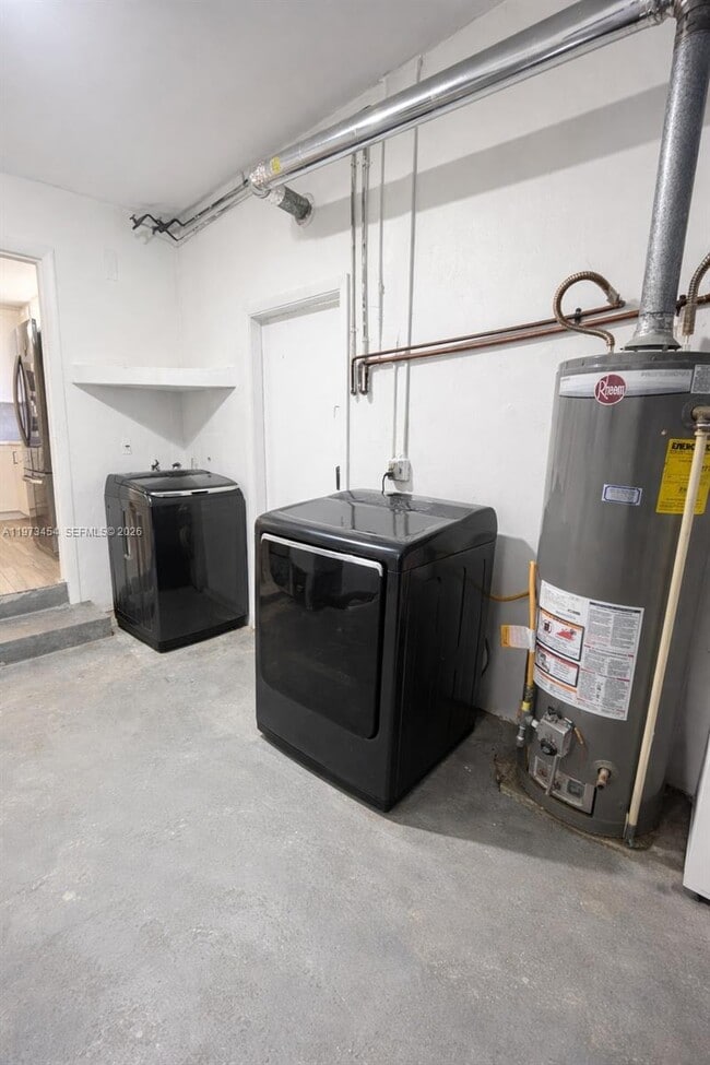 Building Photo - 2632 Madison St