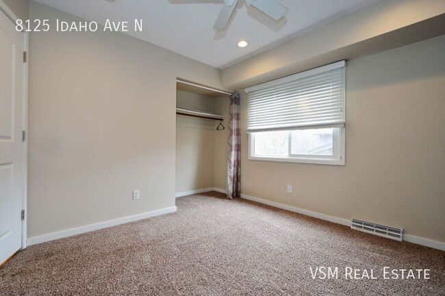 Building Photo - 50% Off January Rent! Modern 4-Bed Home wi...