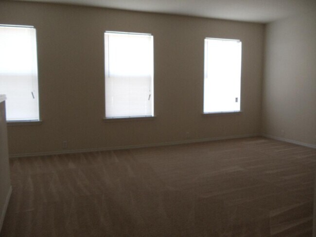 Building Photo - 1410 Cloyne Dr