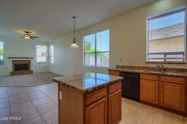 Building Photo - 6586 W Oraibi Dr