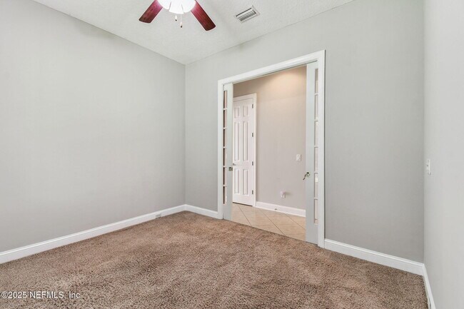 Building Photo - 263 Stonewell Dr