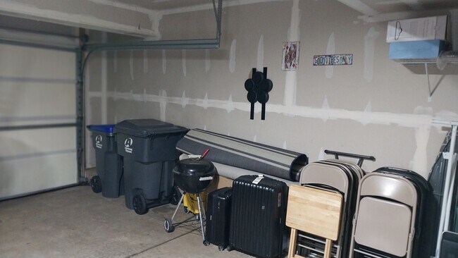 Building Photo - 12745 W Wakefield Dr