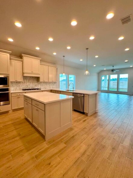 Building Photo - 1638 Lorenzo Ln