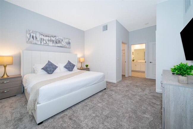 Building Photo - 8899 Cabot Cliffs Dr