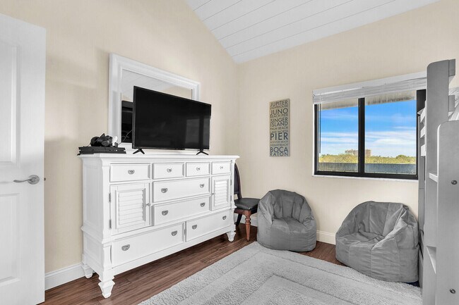 Building Photo - 801 Seafarer Cir