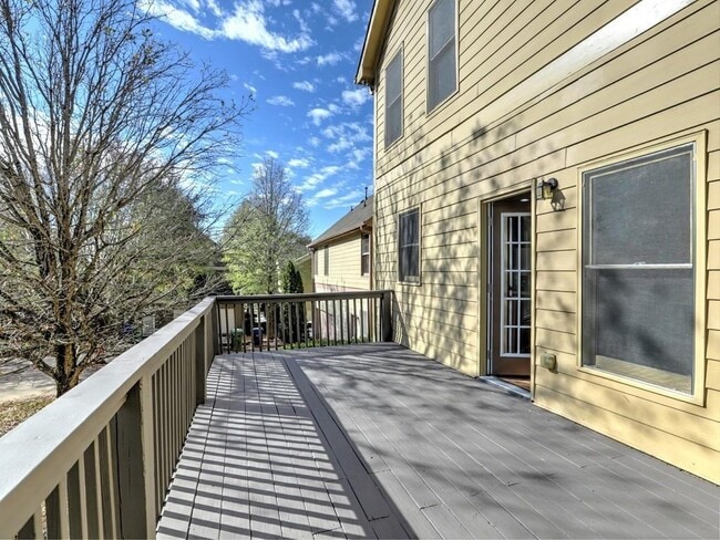 Building Photo - 975 Odessa Dr