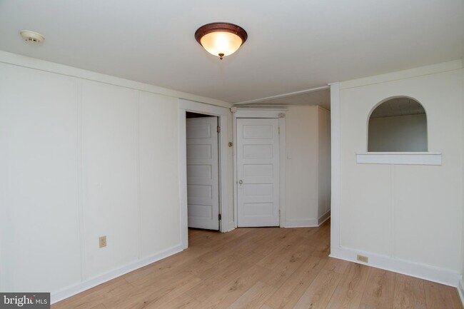 Building Photo - 37 S 13th St