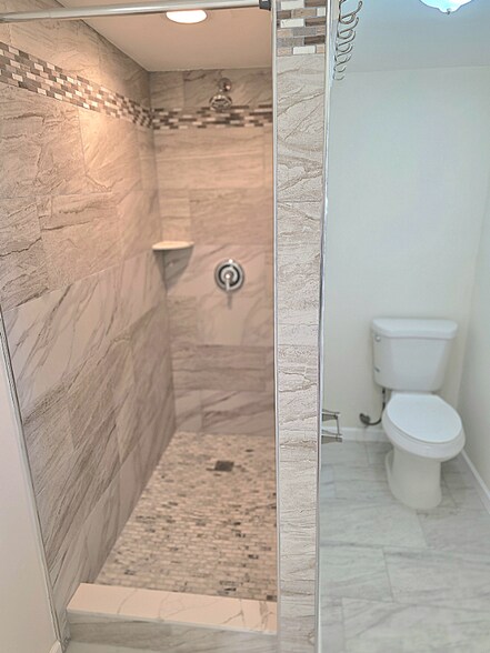 Building Photo - 1420 Coolidge Ave