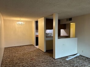 Building Photo - **3RD FLOOR CONDO NEAR VIRIGINA LAKE - LAK...
