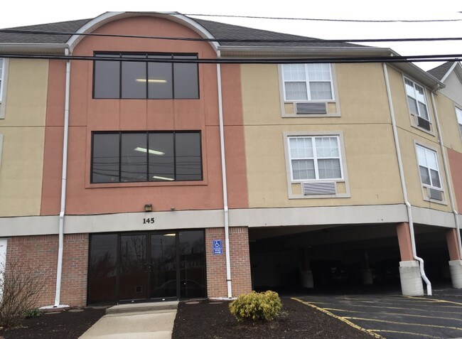 Primary Photo - Riverside Apartments